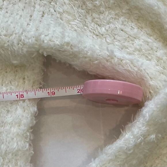 Lou & Grey Ivory Fuzzy Boatneck Wool Blend Long Sleeve Oversized Sweater, XS - Picture 8 of 9